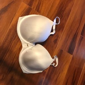 VS Lined Demi size 32DDD.  Good used condition.